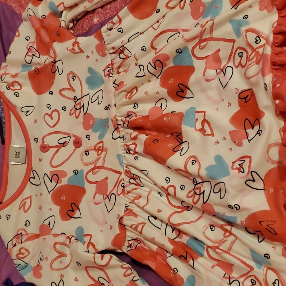 Dash of glitter hearts out fit long sleeve and pink polka-dot pants with ruffles